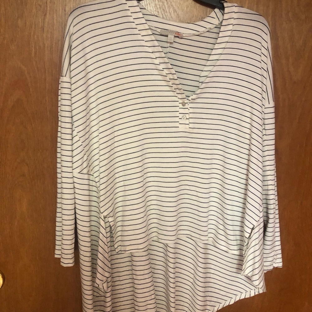 Gianni Bini Black and White striped top